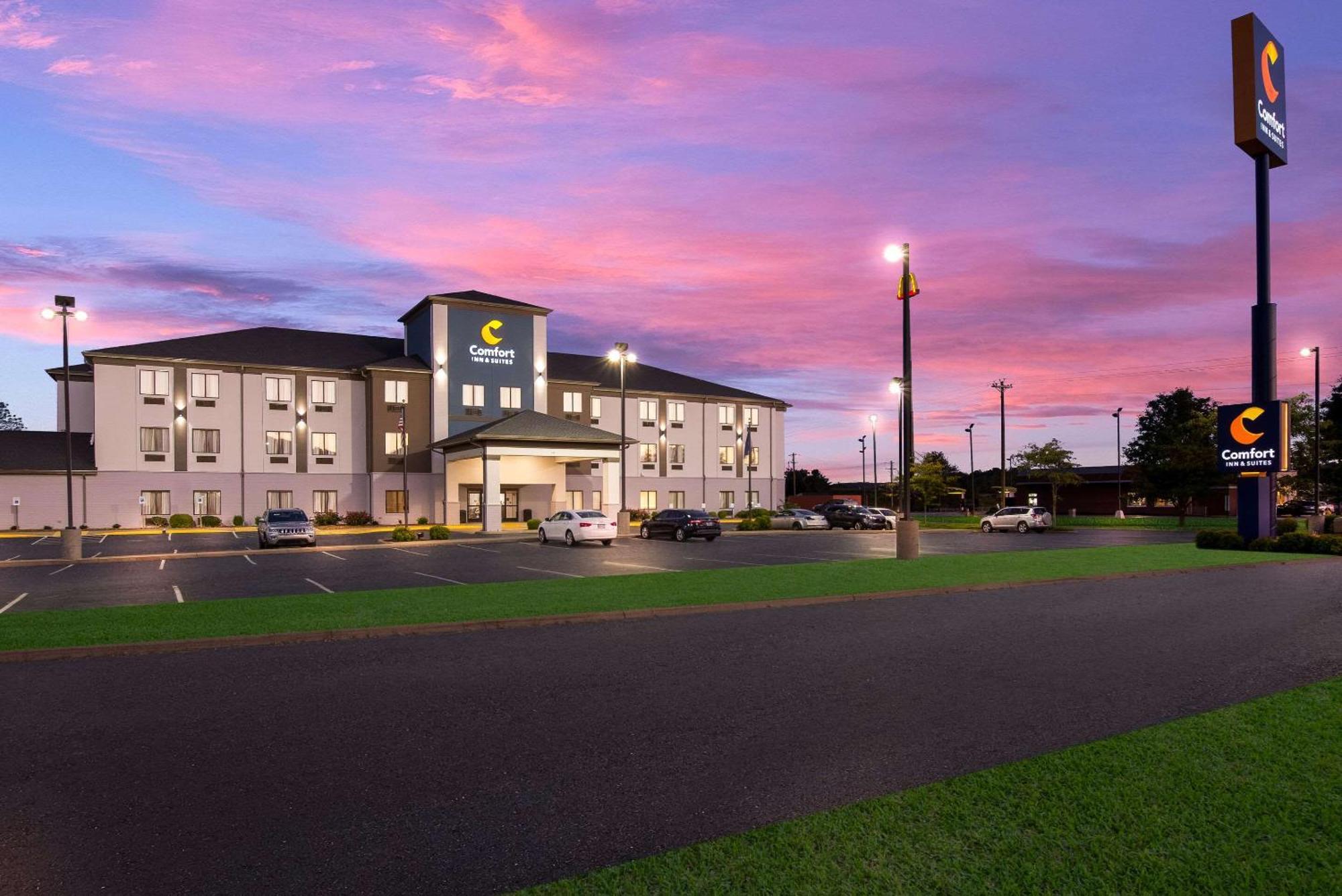 Comfort Inn & Suites Cave City Exterior photo
