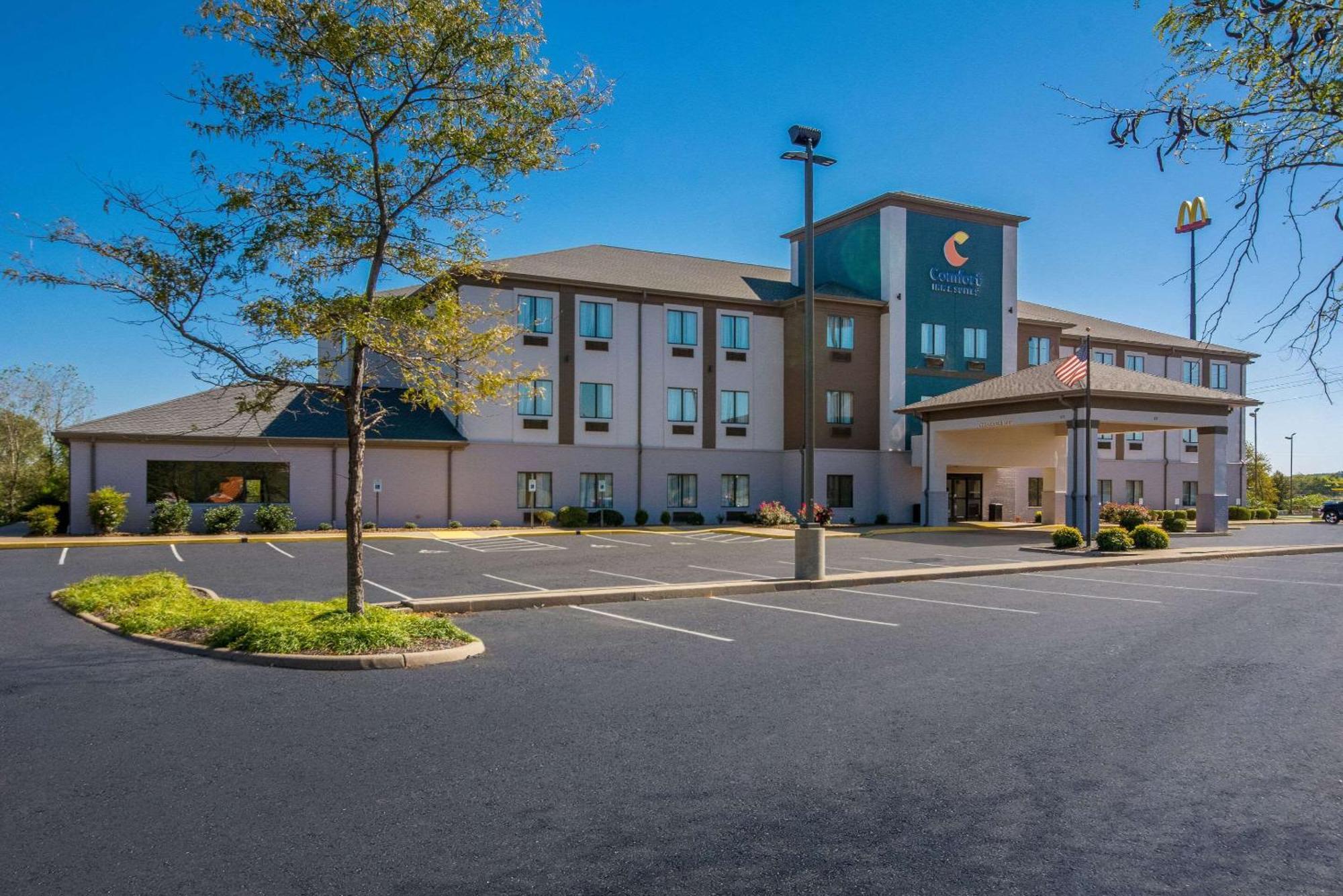 Comfort Inn & Suites Cave City Exterior photo